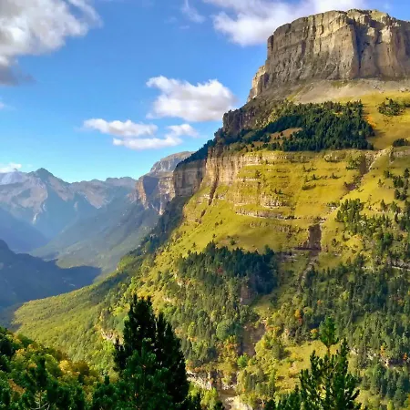Sobremonte: Vistas Al Rio Gallego Biescas (Aragon)