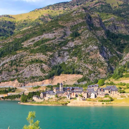 Sobremonte: Vistas Al Rio Gallego Biescas (Aragon)