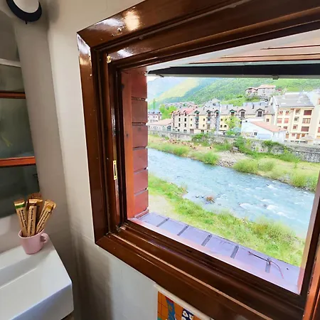 Sobremonte: Vistas Al Rio Gallego