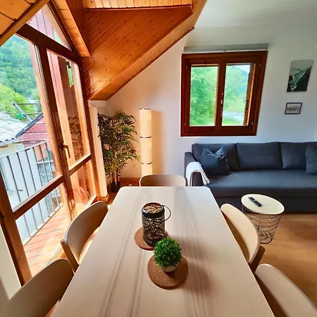 Sobremonte Vistas Al Rio Gallego Biescas (Aragon)