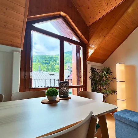 Sobremonte Vistas Al Rio Gallego Apartmán *