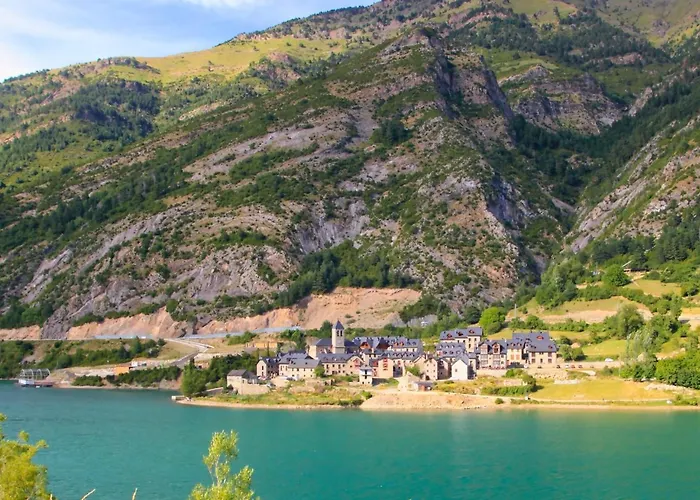 Sobremonte Vistas Al Rio Gallego Biescas (Aragon)